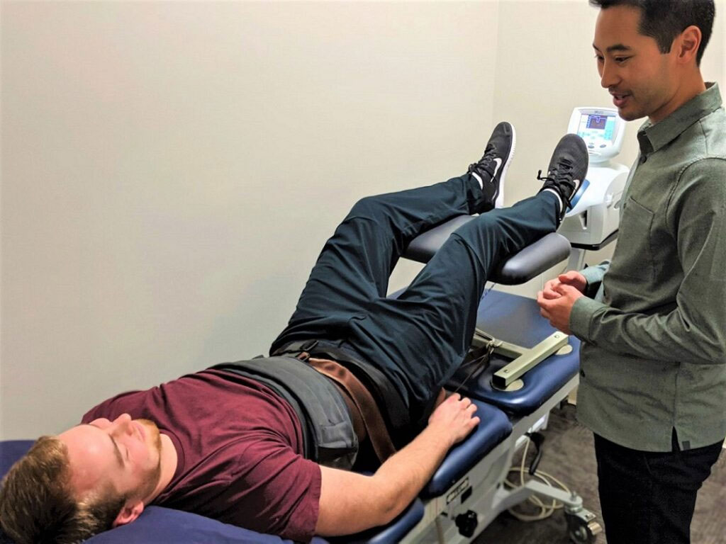 جا انداختن دیسک کمر در همدان